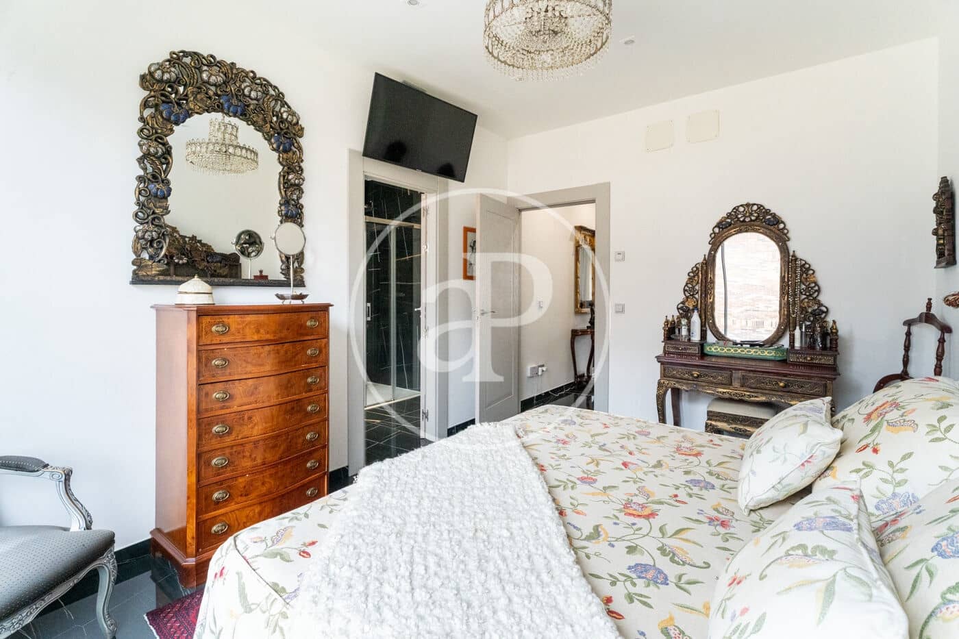 4 slaapkamer Villa te koop in Pozuelo de Alarcon met zwembad - € 1.525.000 (Ref: 9599552)