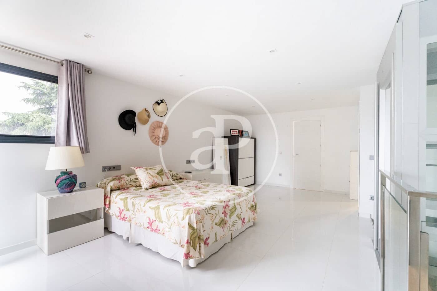 4 slaapkamer Villa te koop in Pozuelo de Alarcon met zwembad - € 1.525.000 (Ref: 9599552)