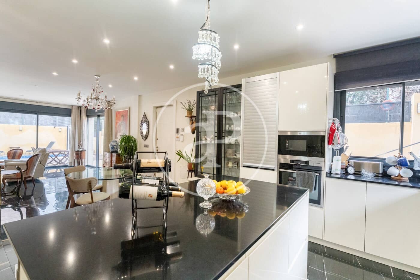 4 slaapkamer Villa te koop in Pozuelo de Alarcon met zwembad - € 1.525.000 (Ref: 9599552)