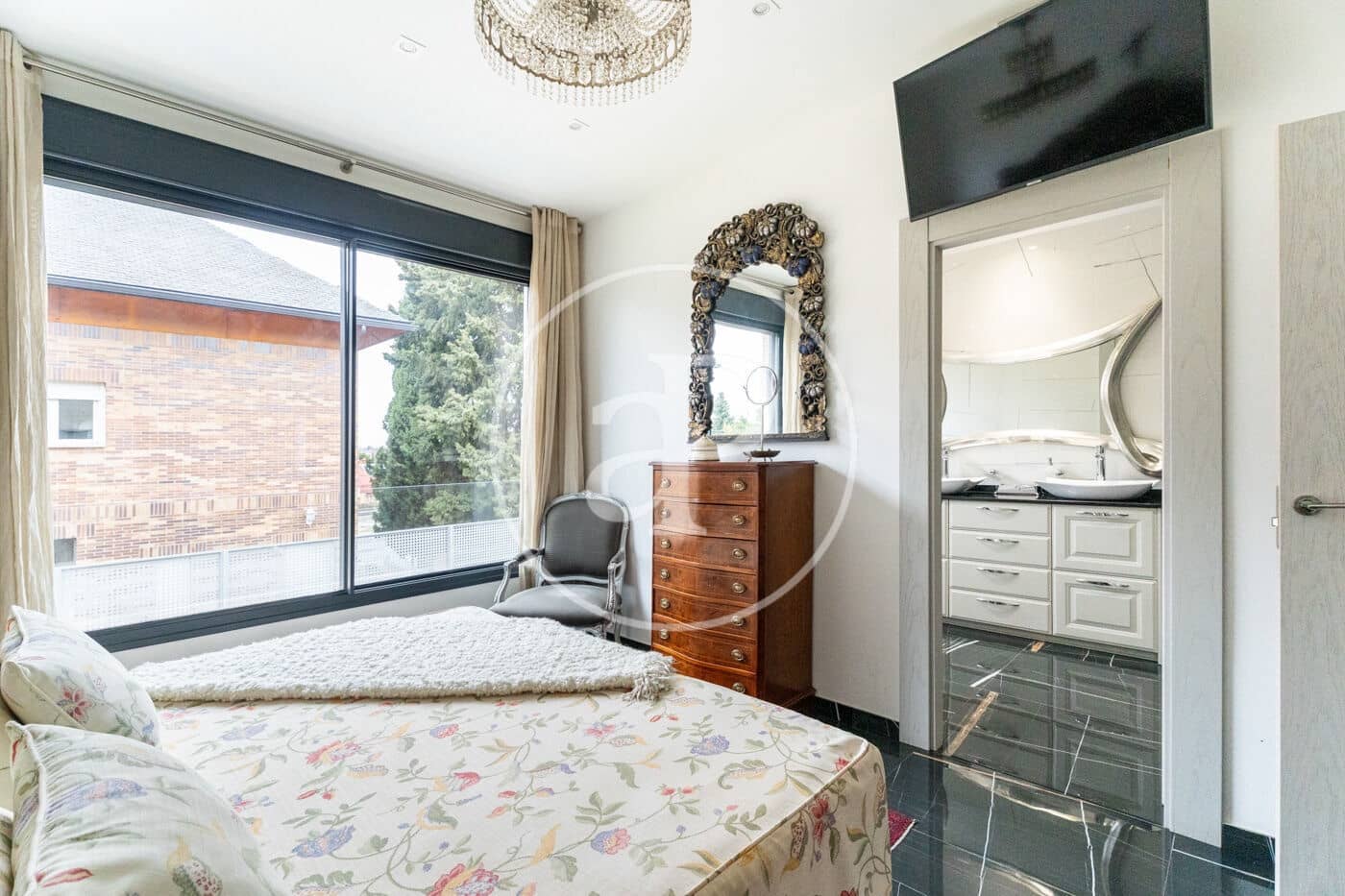 4 slaapkamer Villa te koop in Pozuelo de Alarcon met zwembad - € 1.525.000 (Ref: 9599552)