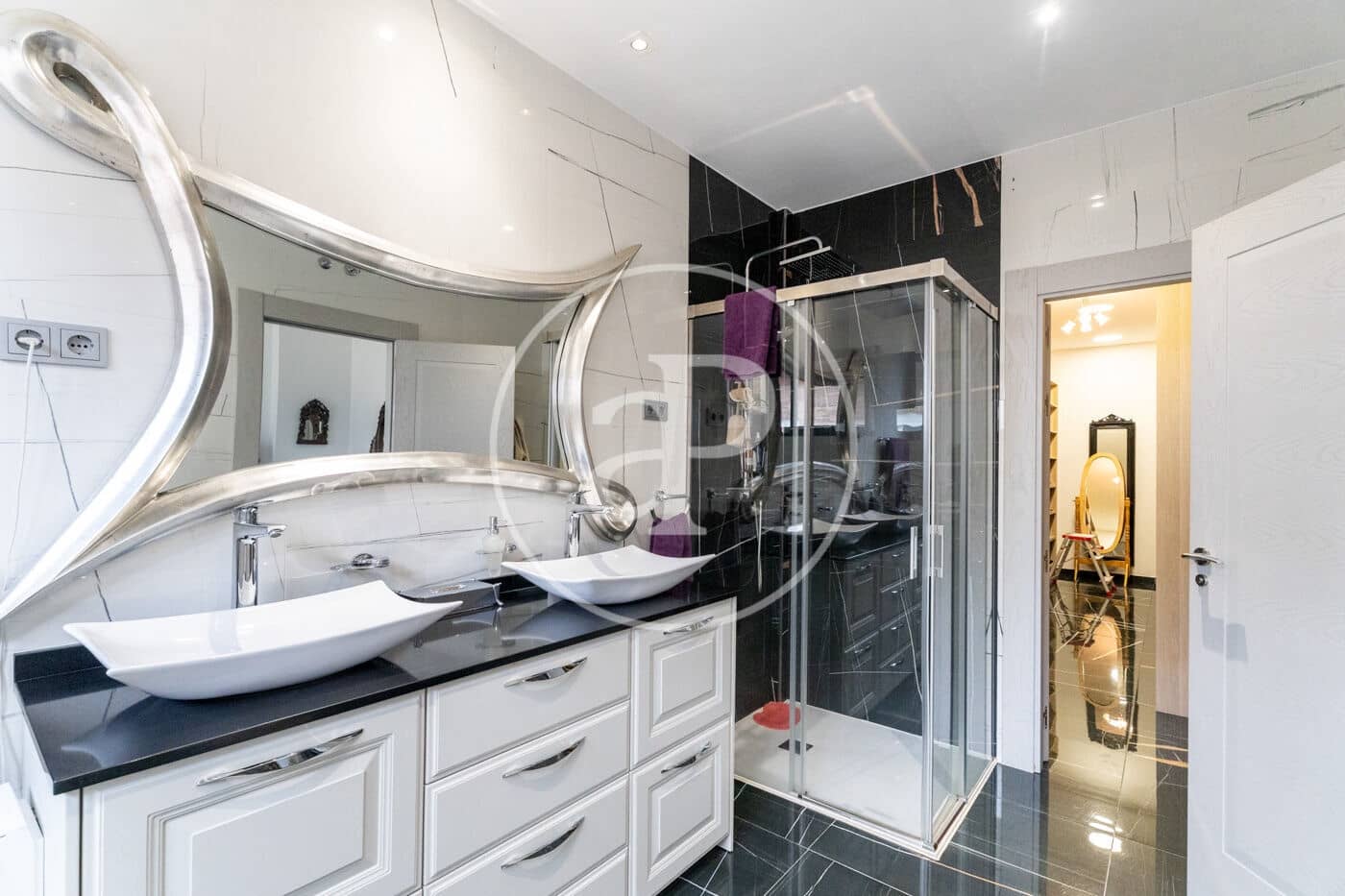 4 slaapkamer Villa te koop in Pozuelo de Alarcon met zwembad - € 1.525.000 (Ref: 9599552)