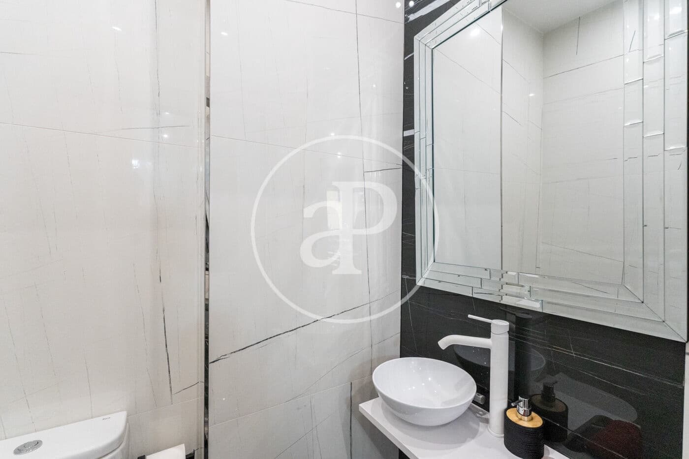 4 slaapkamer Villa te koop in Pozuelo de Alarcon met zwembad - € 1.525.000 (Ref: 9599552)