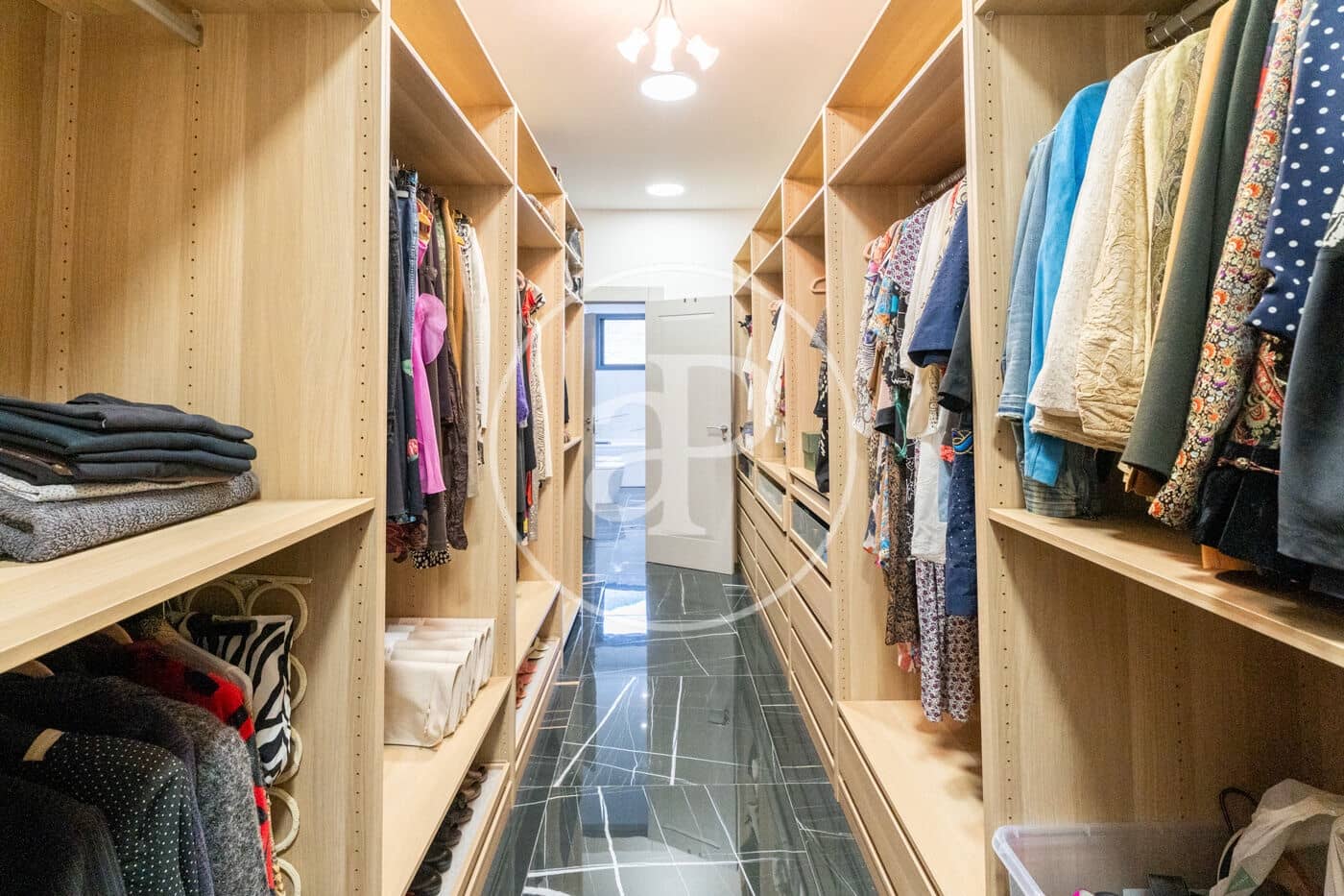 4 slaapkamer Villa te koop in Pozuelo de Alarcon met zwembad - € 1.525.000 (Ref: 9599552)