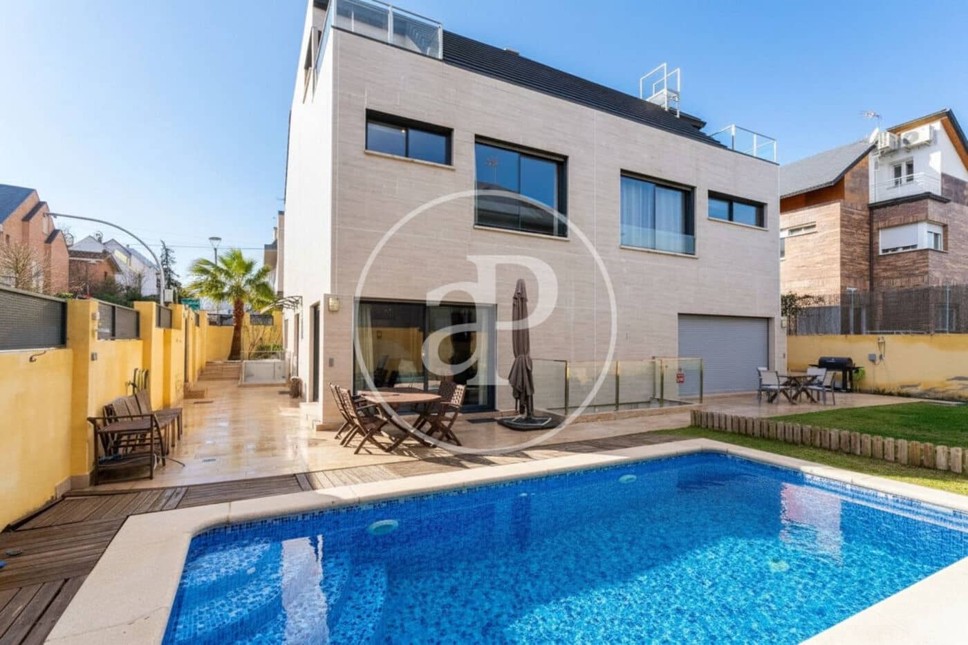 4 slaapkamer Villa te koop in Pozuelo de Alarcon met zwembad - € 1.525.000 (Ref: 9599552)