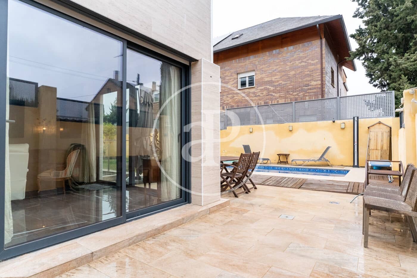 4 slaapkamer Villa te koop in Pozuelo de Alarcon met zwembad - € 1.525.000 (Ref: 9599552)