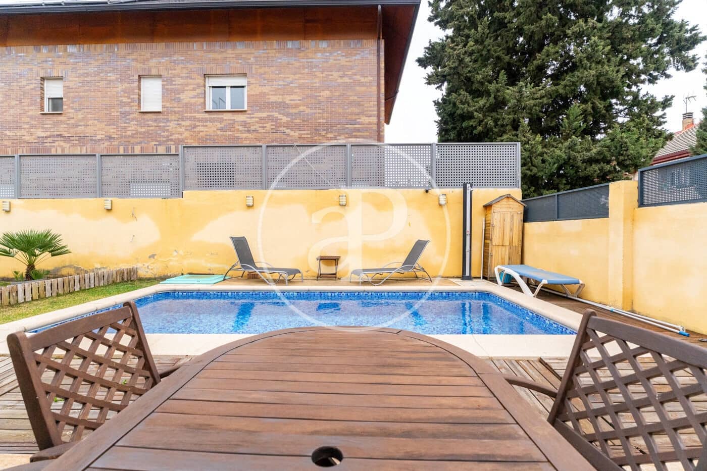 4 slaapkamer Villa te koop in Pozuelo de Alarcon met zwembad - € 1.525.000 (Ref: 9599552)