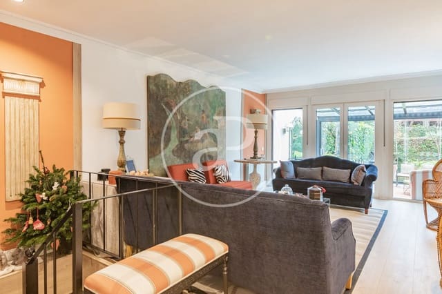 3 soverom Villa til salgs i La Moraleja, Alcobendas med svømmebasseng - € 1 760 000 (Ref: 9599557)