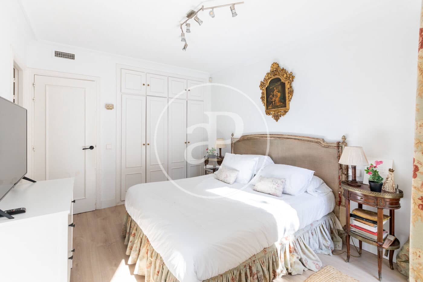 3 bedroom Villa for sale in La Moraleja with pool - € 1,650,000 (Ref: 9599557)