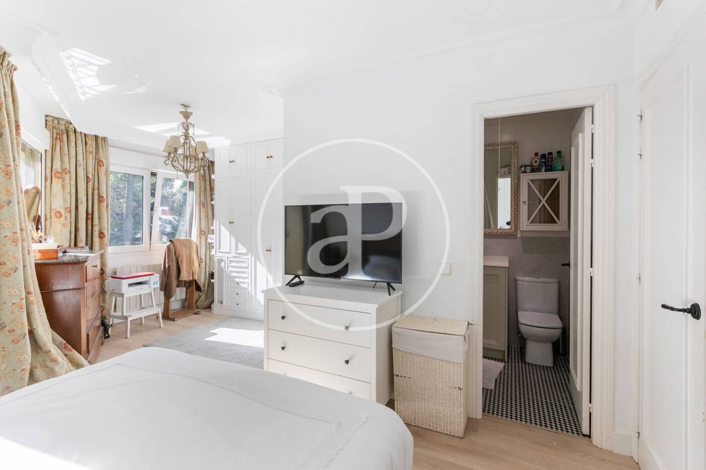 3 bedroom Villa for sale in La Moraleja with pool - € 1,650,000 (Ref: 9599557)