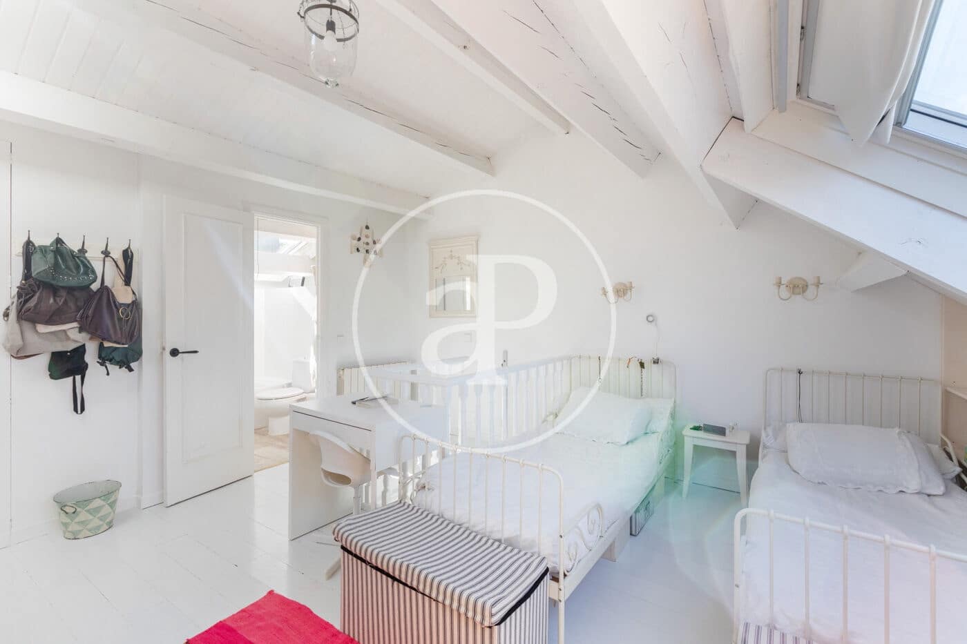 3 bedroom Villa for sale in La Moraleja with pool - € 1,650,000 (Ref: 9599557)