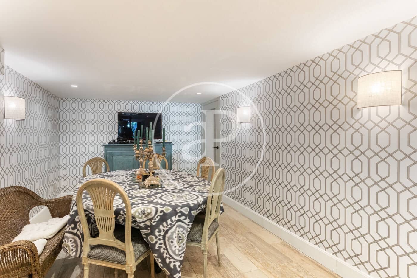 3 bedroom Villa for sale in La Moraleja with pool - € 1,650,000 (Ref: 9599557)