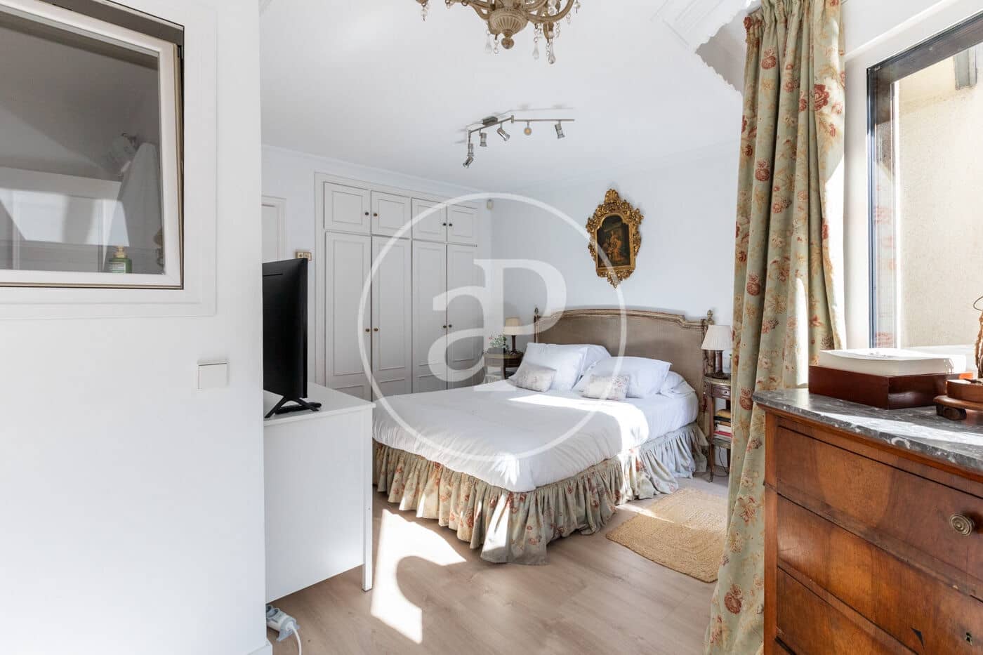 3 bedroom Villa for sale in La Moraleja with pool - € 1,650,000 (Ref: 9599557)