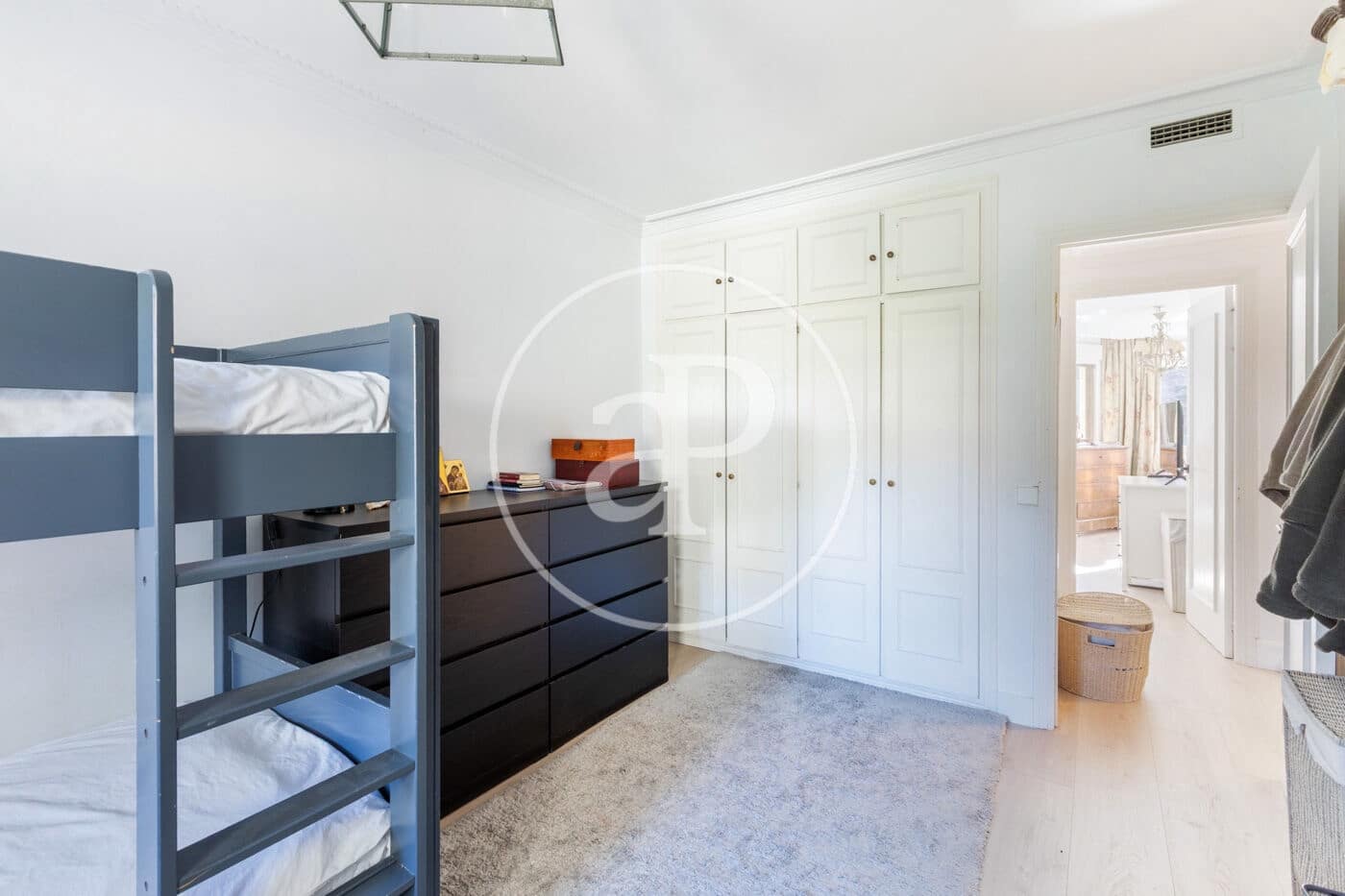 3 bedroom Villa for sale in La Moraleja with pool - € 1,650,000 (Ref: 9599557)