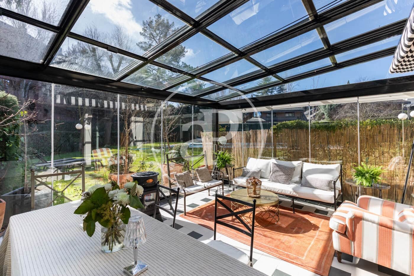 3 bedroom Villa for sale in La Moraleja with pool - € 1,650,000 (Ref: 9599557)