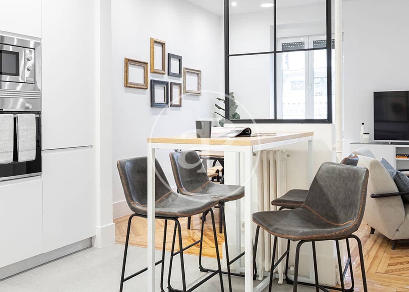 3 slaapkamer Appartement te huur in Madrid stad - € 5.400 (Ref: 9599558)