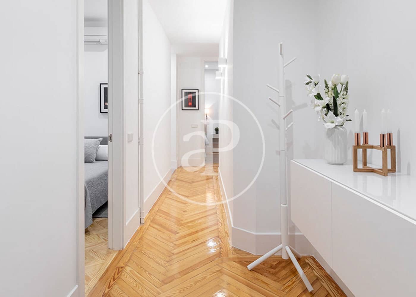 3 slaapkamer Appartement te huur in Madrid stad - € 5.400 (Ref: 9599558)