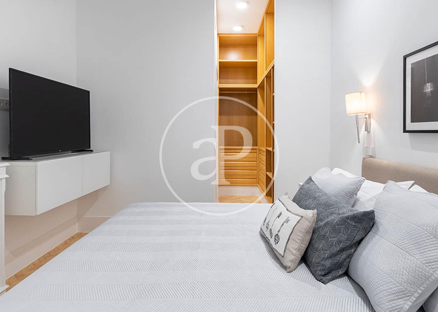 3 slaapkamer Appartement te huur in Madrid stad - € 5.400 (Ref: 9599558)