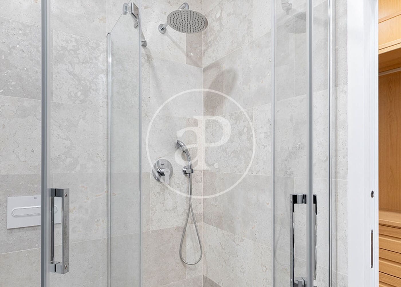 3 slaapkamer Appartement te huur in Madrid stad - € 5.400 (Ref: 9599558)