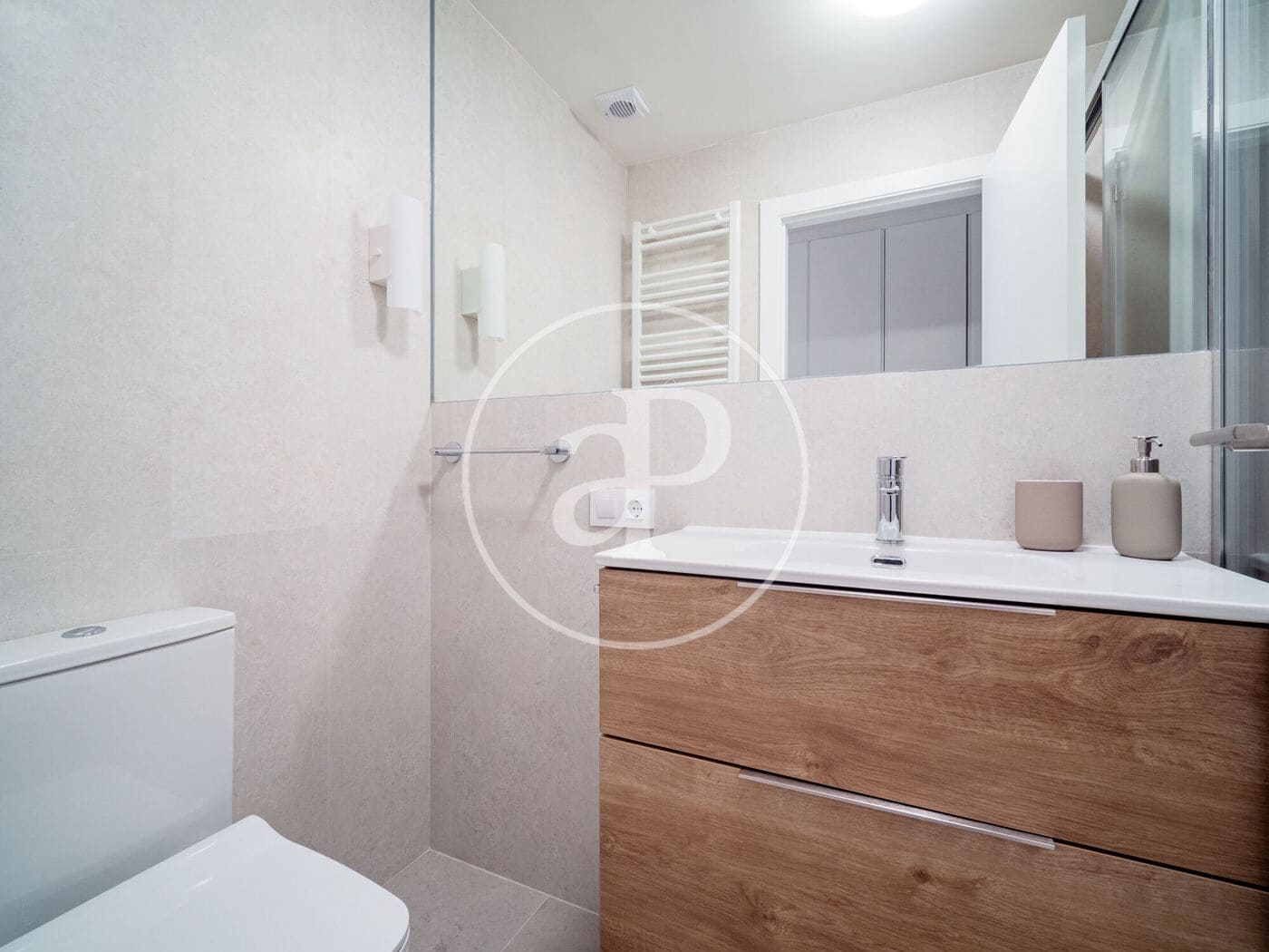 2 sovrum Lägenhet att hyra i Madrid stad - 1 900 € (Ref: 9604989)