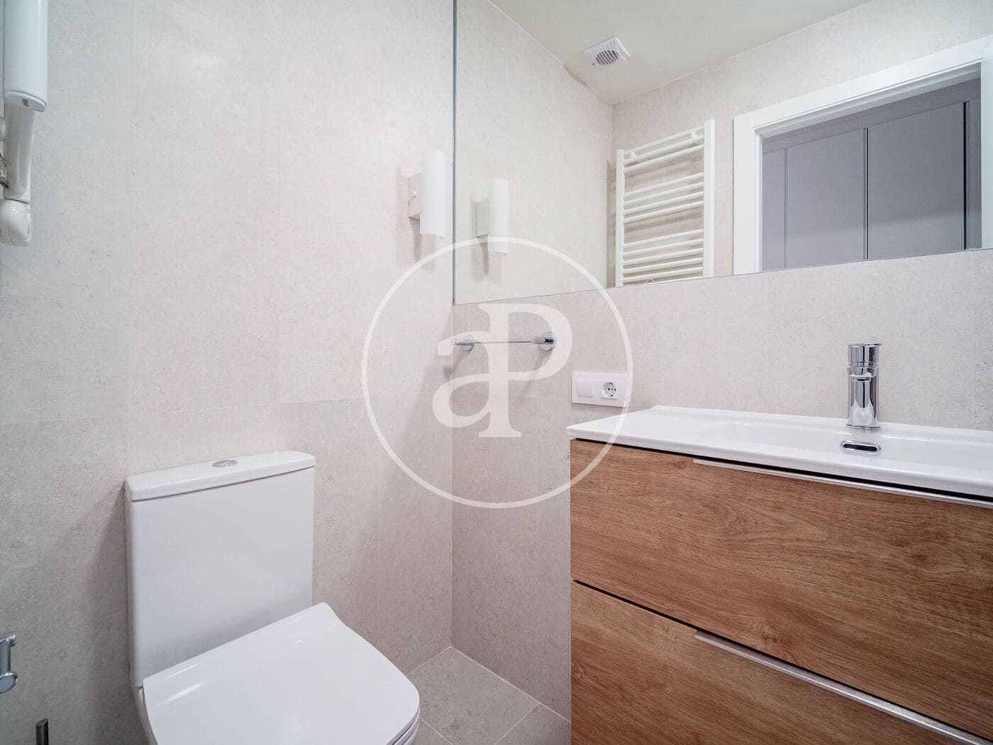 2 sovrum Lägenhet att hyra i Madrid stad - 1 900 € (Ref: 9604989)