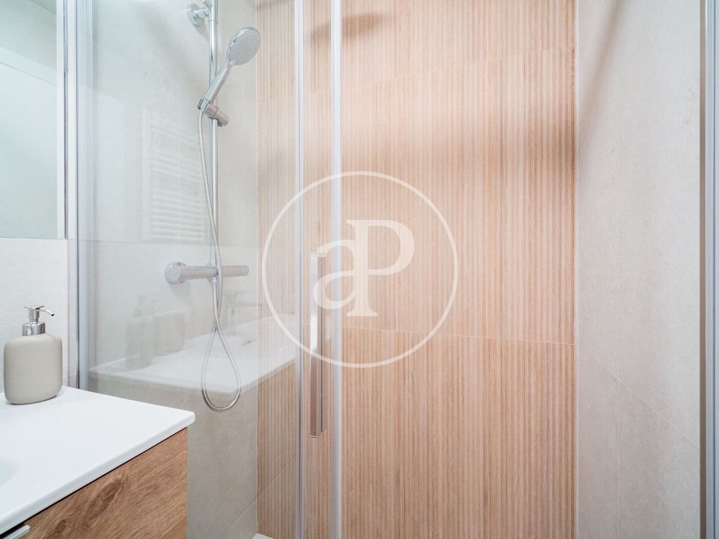 2 sovrum Lägenhet att hyra i Madrid stad - 1 900 € (Ref: 9604989)