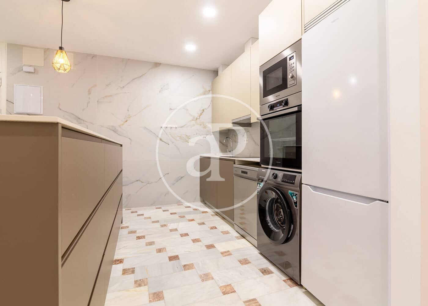 3 sovrum Lägenhet att hyra i Madrid stad - 4 300 € (Ref: 9608084)