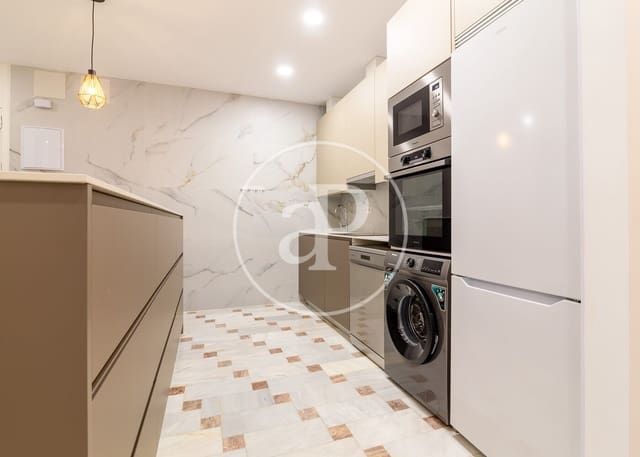 3 sovrum Lägenhet att hyra i Cortes, Madrid stad - 4 300 € (Ref: 9608084)