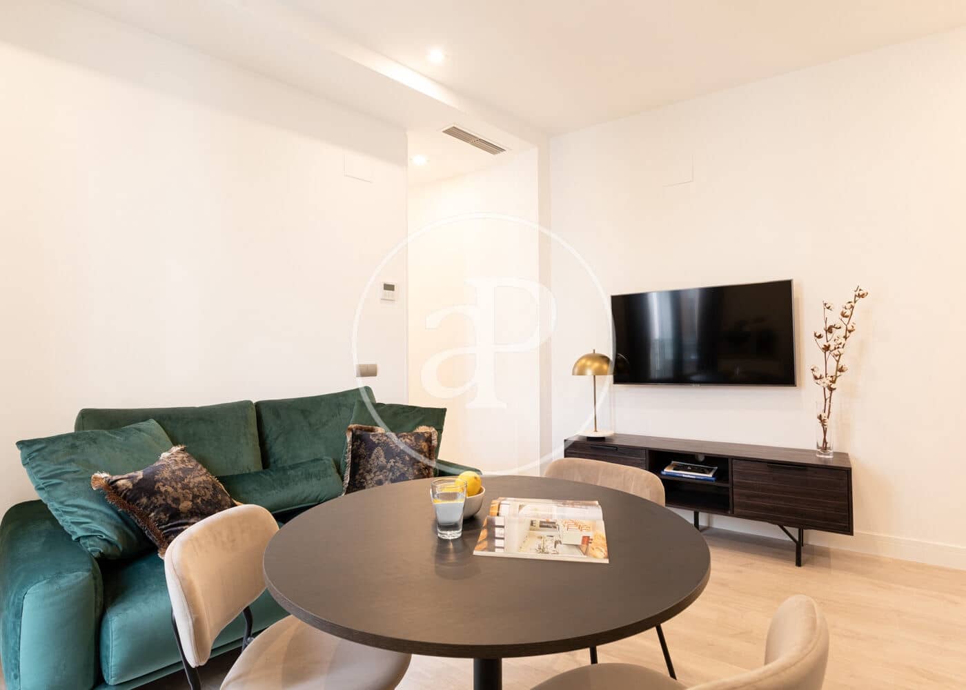 2 soverom Leilighet til leie i Madrid by - € 1 850 (Ref: 9608086)