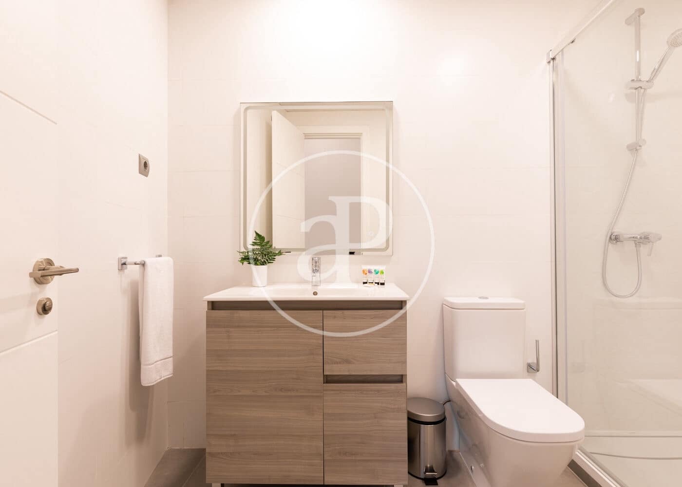 2 soverom Leilighet til leie i Madrid by - € 1 850 (Ref: 9608086)