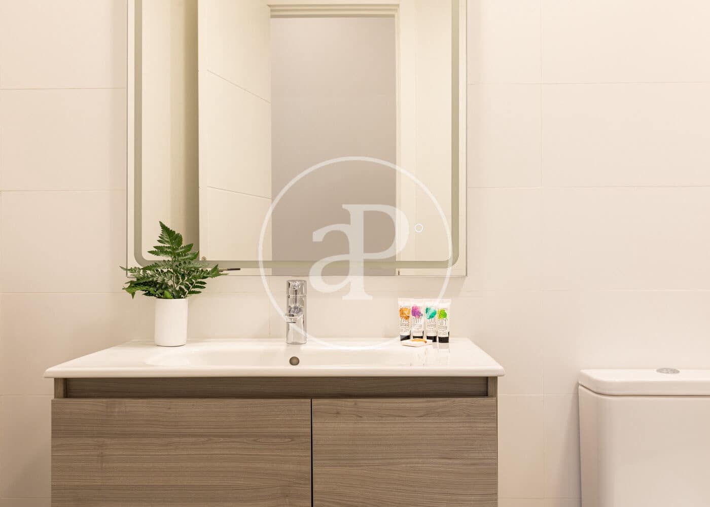 2 soverom Leilighet til leie i Madrid by - € 1 850 (Ref: 9608086)