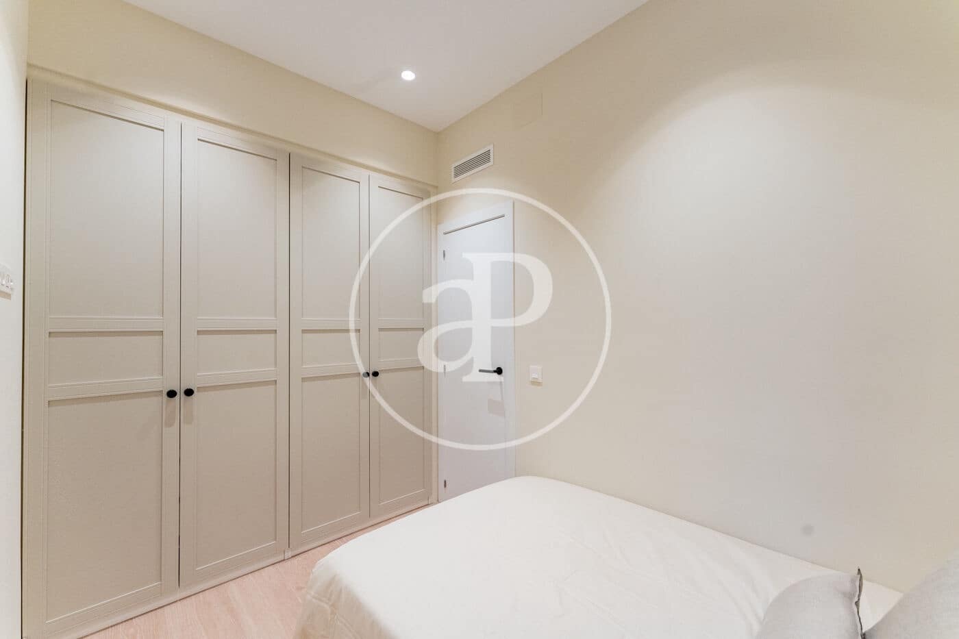 2 sovrum Lägenhet att hyra i Madrid stad - 1 900 € (Ref: 9608089)