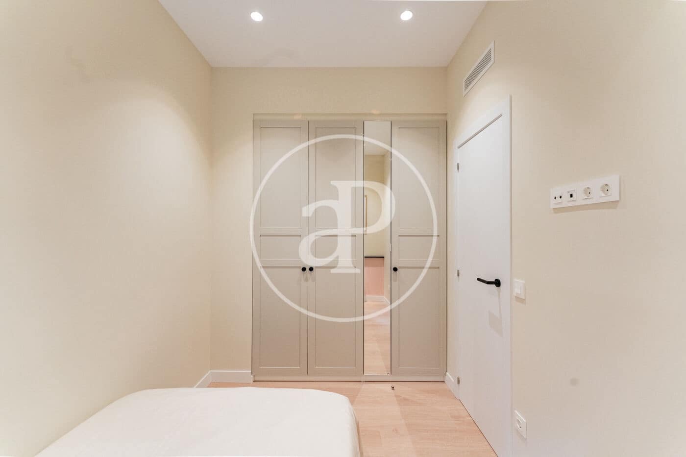 2 sovrum Lägenhet att hyra i Madrid stad - 1 900 € (Ref: 9608089)