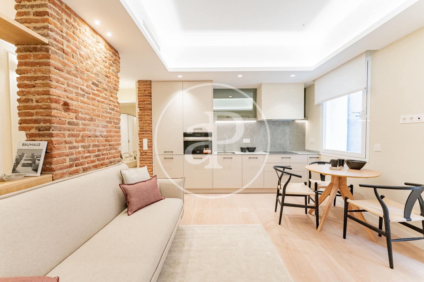 2 sovrum Lägenhet att hyra i Madrid stad - 1 900 € (Ref: 9608089)