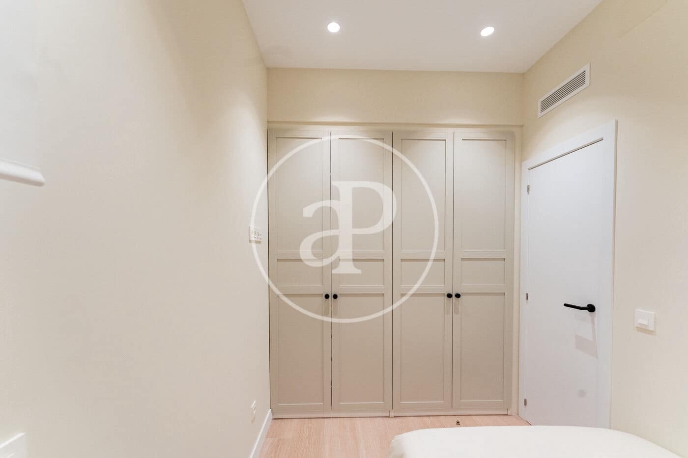 2 sovrum Lägenhet att hyra i Madrid stad - 1 900 € (Ref: 9608089)