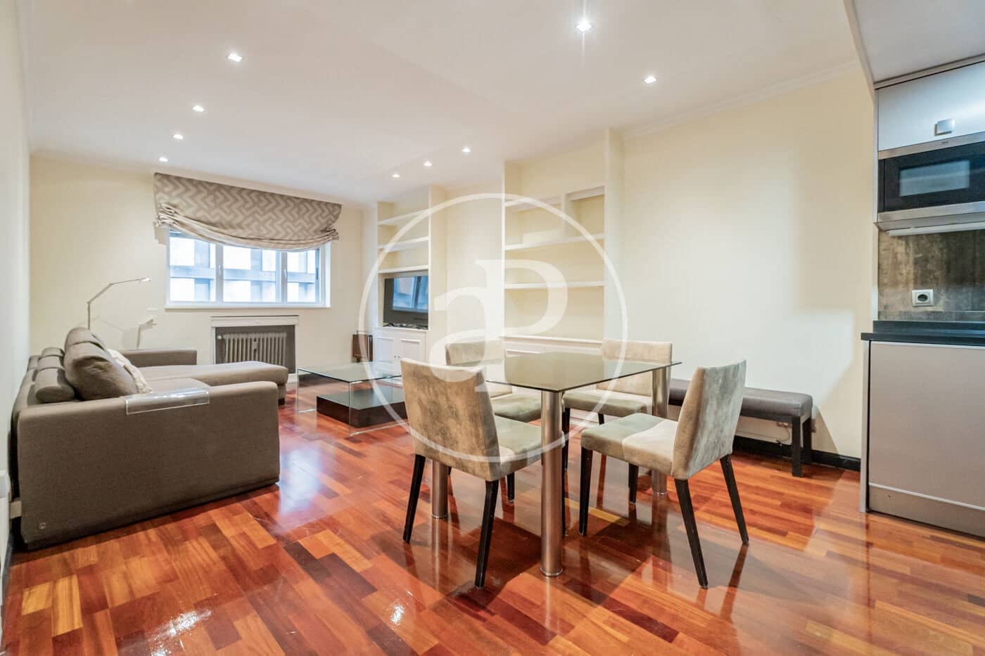 1 sovrum Lägenhet att hyra i Madrid stad - 1 800 € (Ref: 9611549)