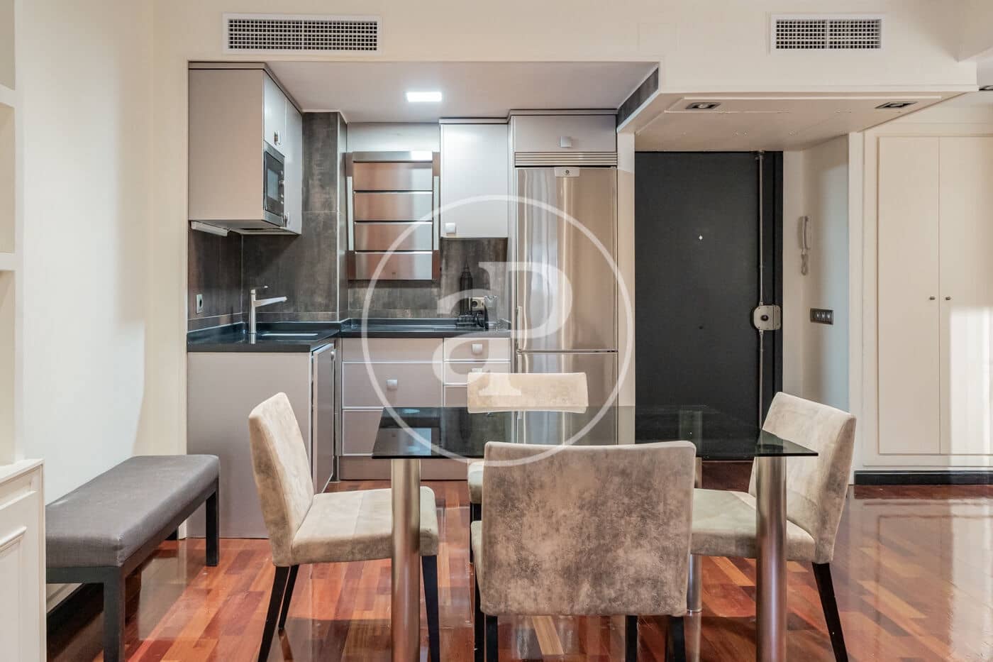 1 sovrum Lägenhet att hyra i Madrid stad - 1 800 € (Ref: 9611549)