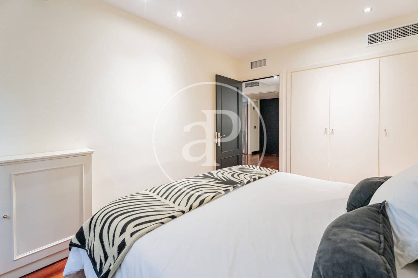 1 sovrum Lägenhet att hyra i Madrid stad - 1 800 € (Ref: 9611549)