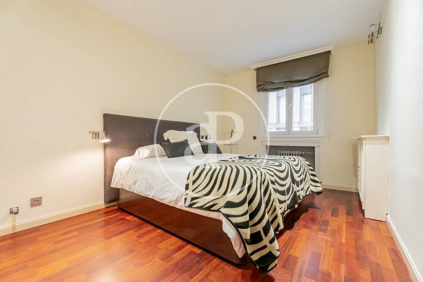 1 sovrum Lägenhet att hyra i Madrid stad - 1 800 € (Ref: 9611549)