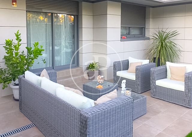 3 chambre Appartement à vendre à Peñagrande, Madrid ville avec piscine - 1 090 000 € (Ref: 9611551)