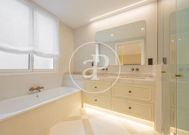 Apartamento de 3 habitaciones en Almagro, Madrid ciudad en venta - 3.900.000 € (Ref: 9611554)