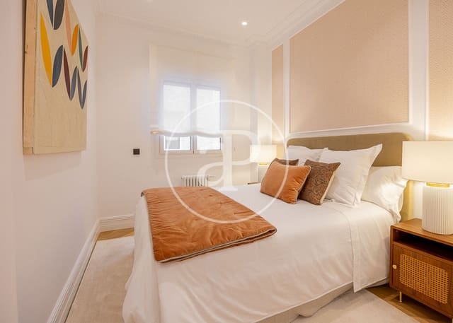 Apartamento de 3 habitaciones en Almagro, Madrid ciudad en venta - 3.900.000 € (Ref: 9611554)