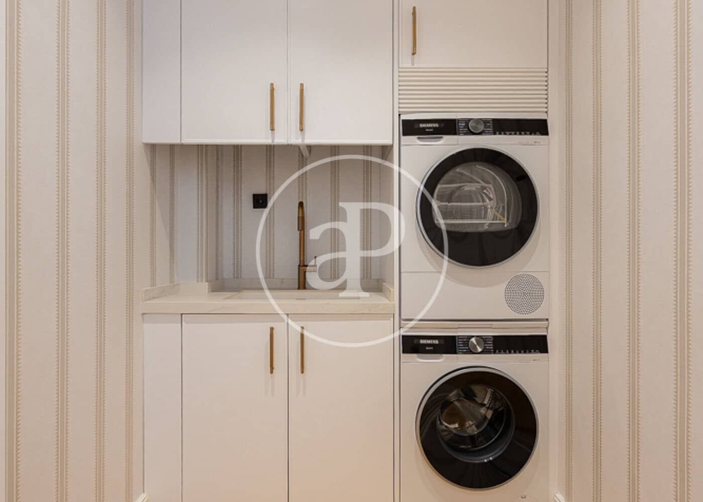3 bedroom Apartment for sale in Madrid city - € 3,900,000 (Ref: 9611554)