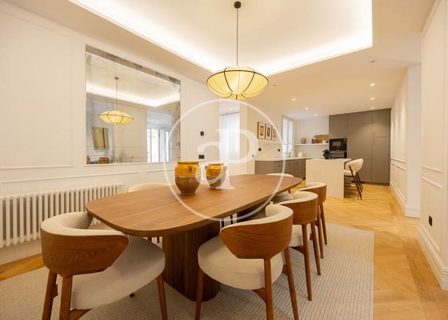 Apartamento de 3 habitaciones en Almagro, Madrid ciudad en venta - 3.900.000 € (Ref: 9611554)