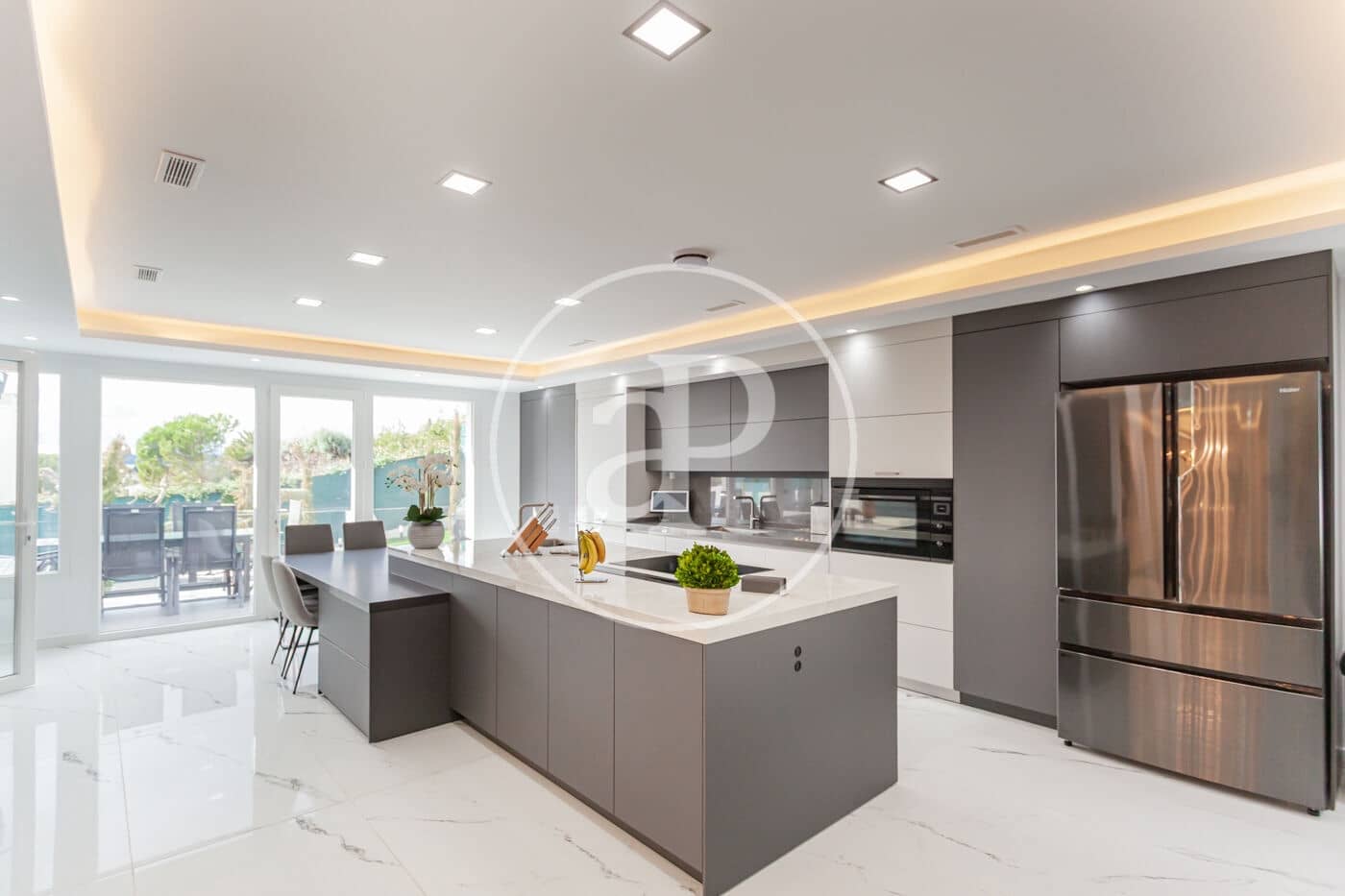 5 slaapkamer Villa te koop in Las Rozas de Madrid met zwembad - € 3.800.000 (Ref: 9611555)