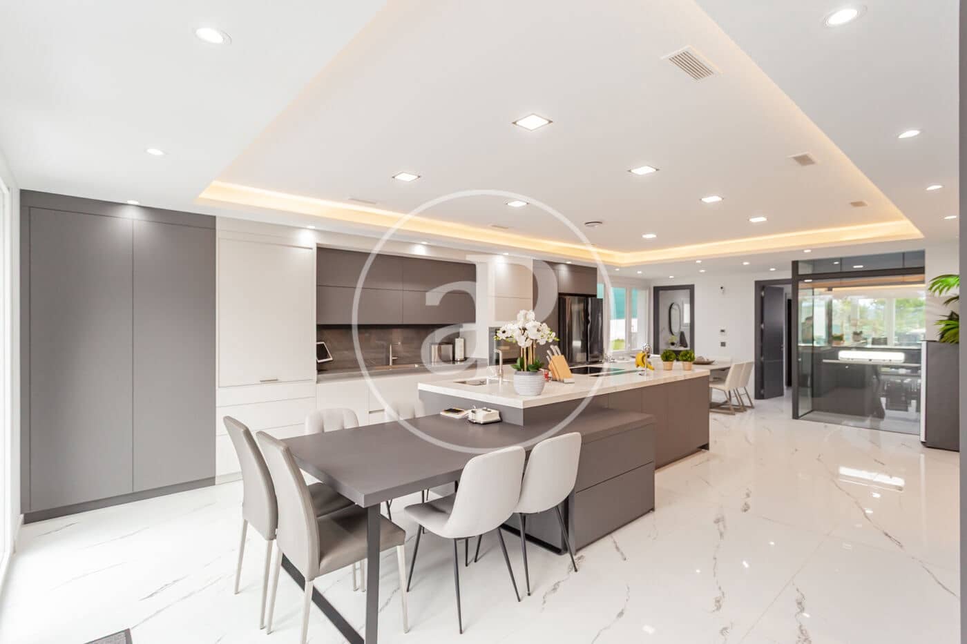 5 slaapkamer Villa te koop in Las Rozas de Madrid met zwembad - € 3.800.000 (Ref: 9611555)