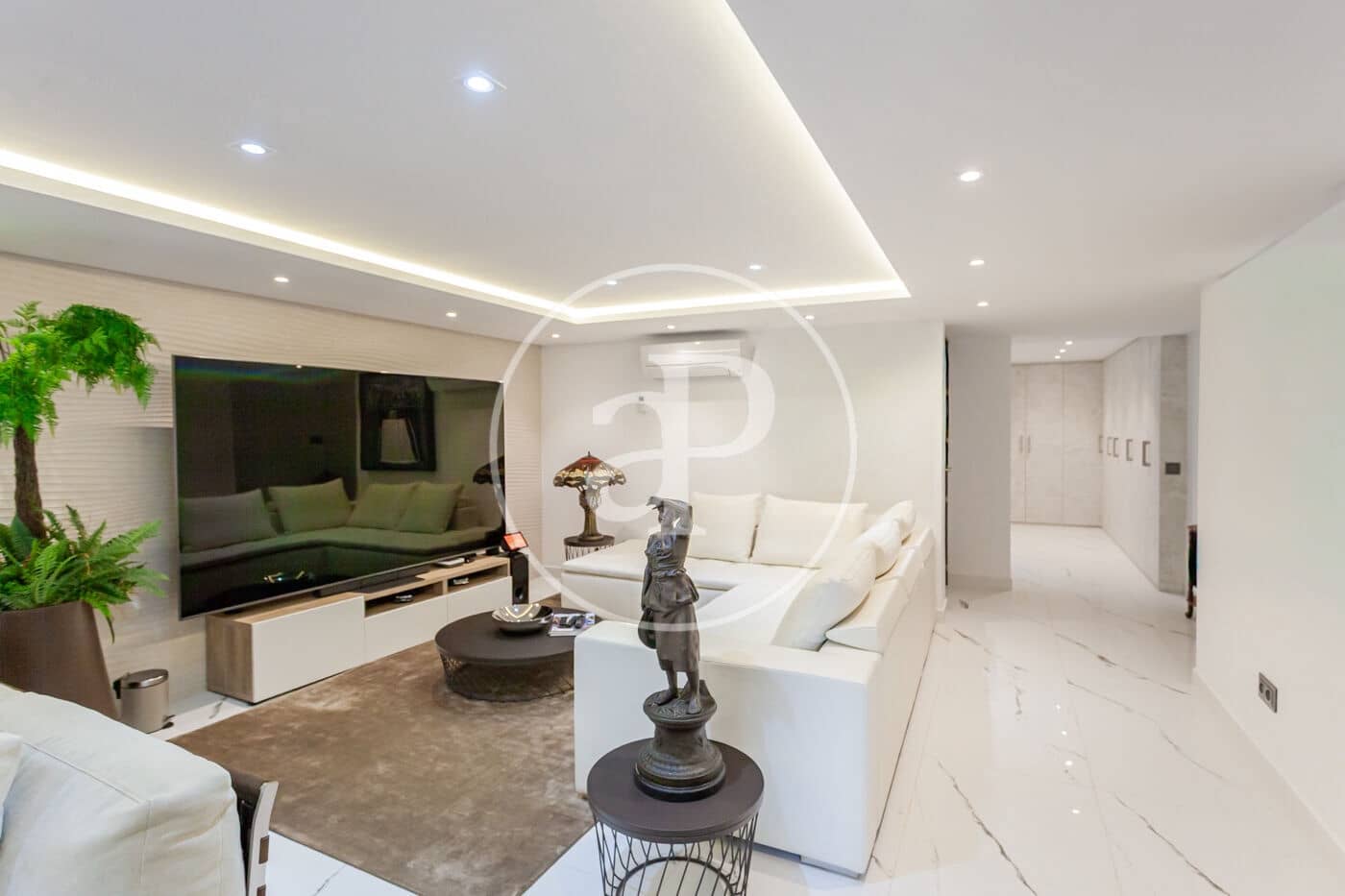 5 slaapkamer Villa te koop in Las Rozas de Madrid met zwembad - € 3.800.000 (Ref: 9611555)