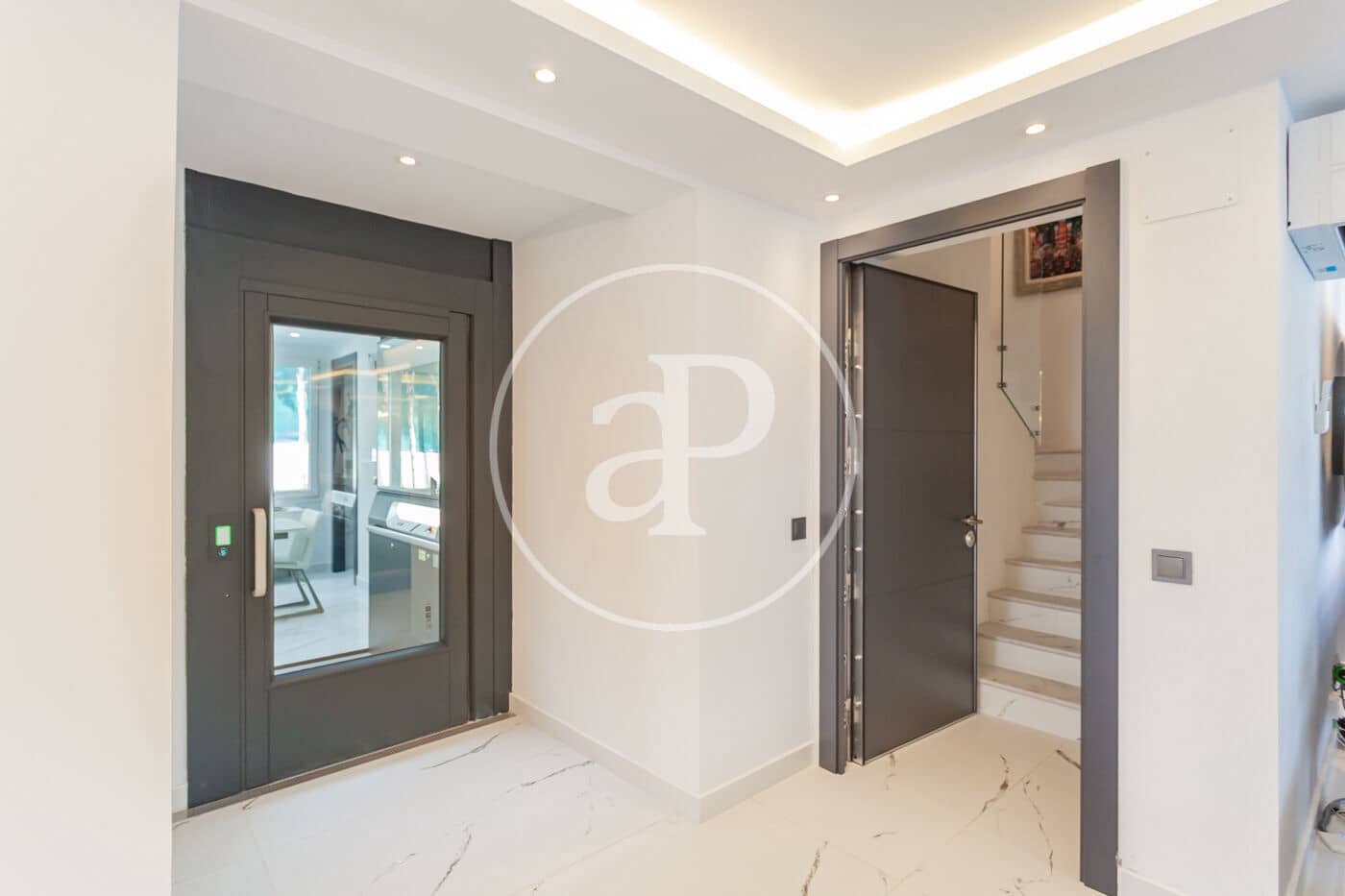 5 slaapkamer Villa te koop in Las Rozas de Madrid met zwembad - € 3.800.000 (Ref: 9611555)