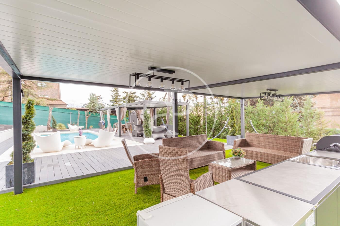 5 slaapkamer Villa te koop in Las Rozas de Madrid met zwembad - € 3.800.000 (Ref: 9611555)