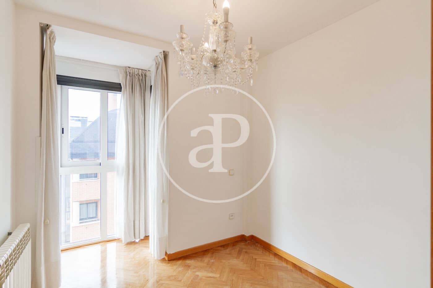 3 sypialnia Apartament do wynajęcia w Miasto Madryt z basenem - 2 500 € (Ref: 9611556)