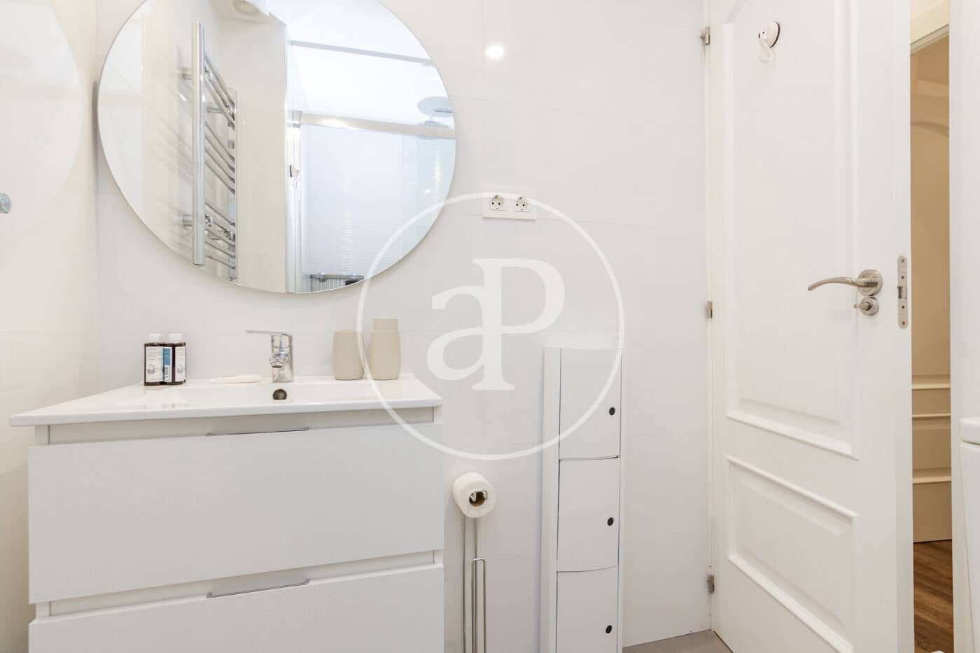 Apartamento de 2 habitaciones en Madrid ciudad en alquiler - 1.900 € (Ref: 9616159)